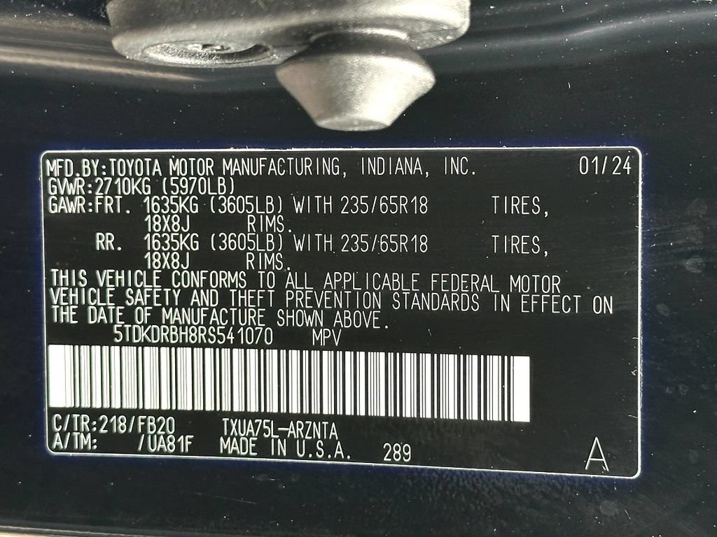 Used 2024 Toyota Highlander LE AWD/4WD image 33