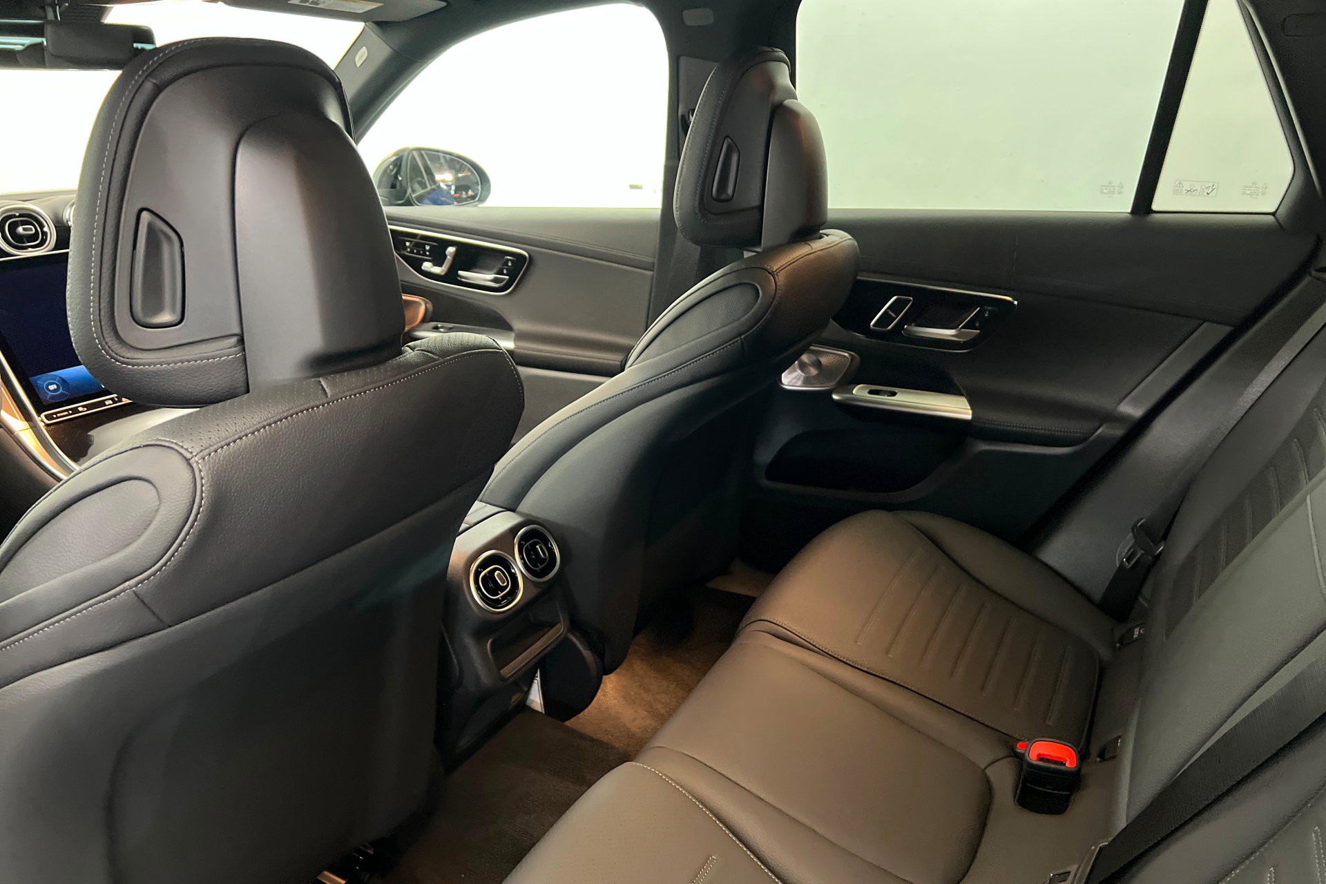 New 2027 Mercedes-Benz GLC 300 4MATIC image 19