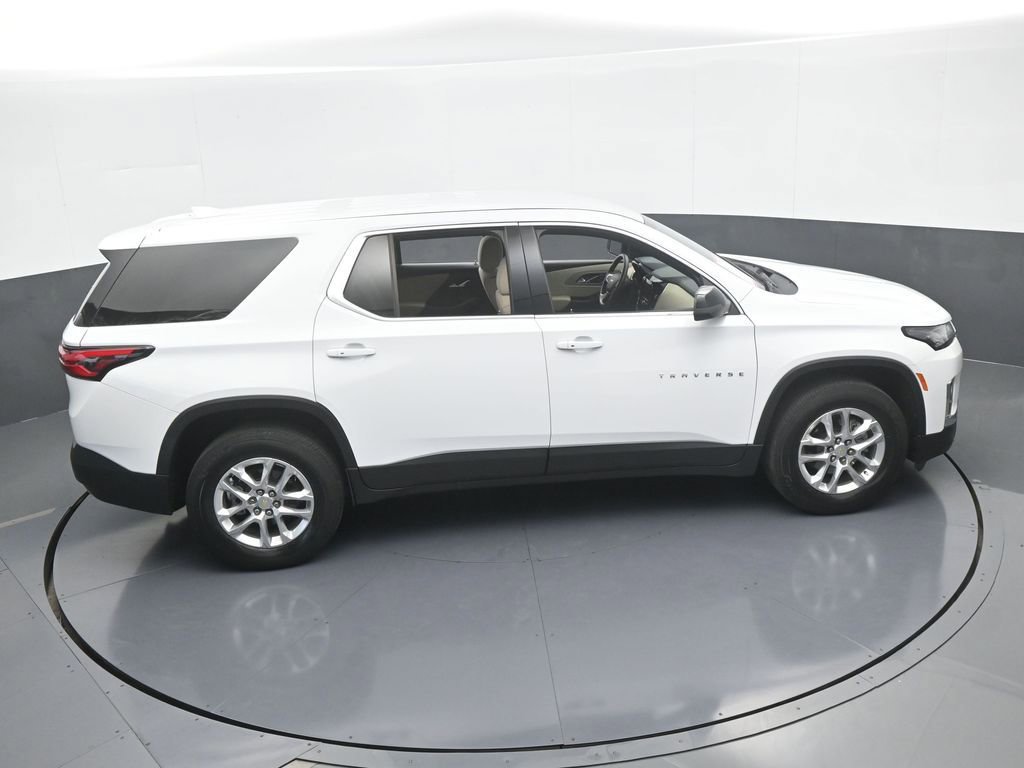 Used 2022 Chevrolet Traverse LS image 50