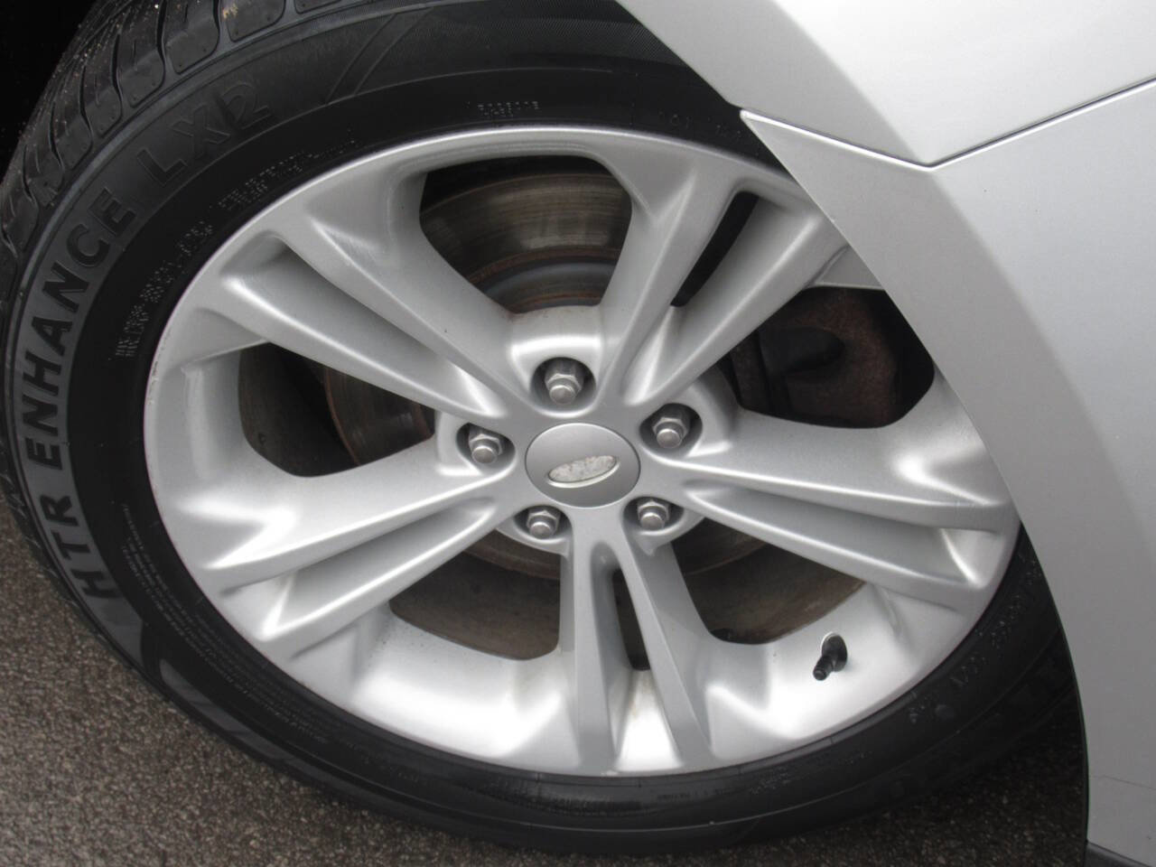 Used 2015 Ford Taurus SEL w/ Equipment Group 201A AWD/4WD image 4