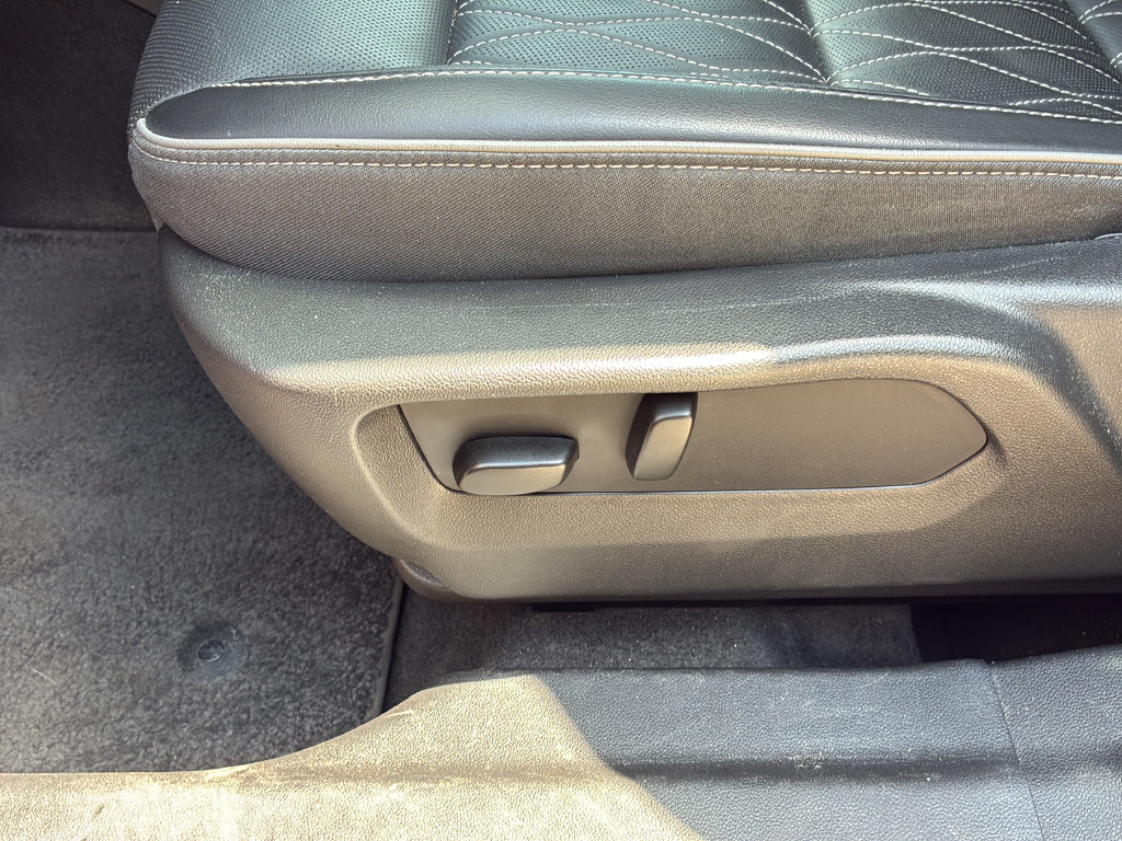 Used 2023 Buick Envision Avenir FWD image 14