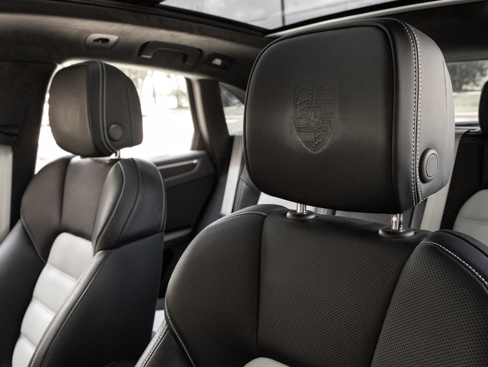 Certified 2024 Porsche Macan GTS AWD/4WD image 23