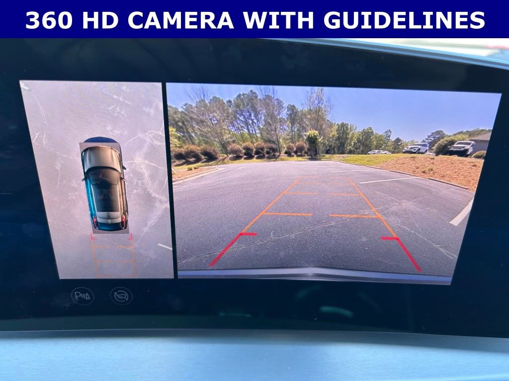 Used 2023 Cadillac Lyriq 2WD image 4