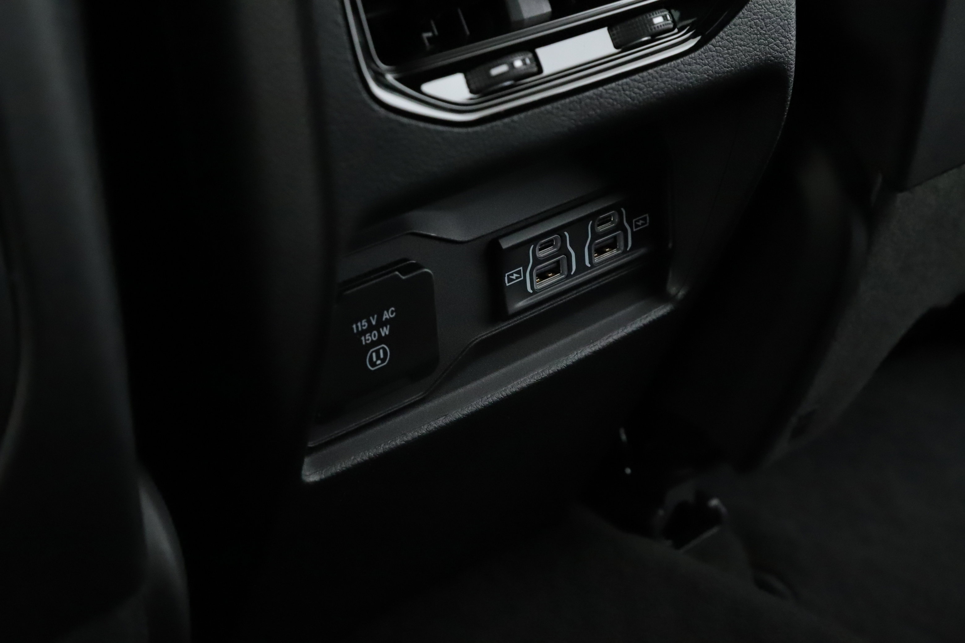 New 2025 Jeep Grand Cherokee Altitude image 6