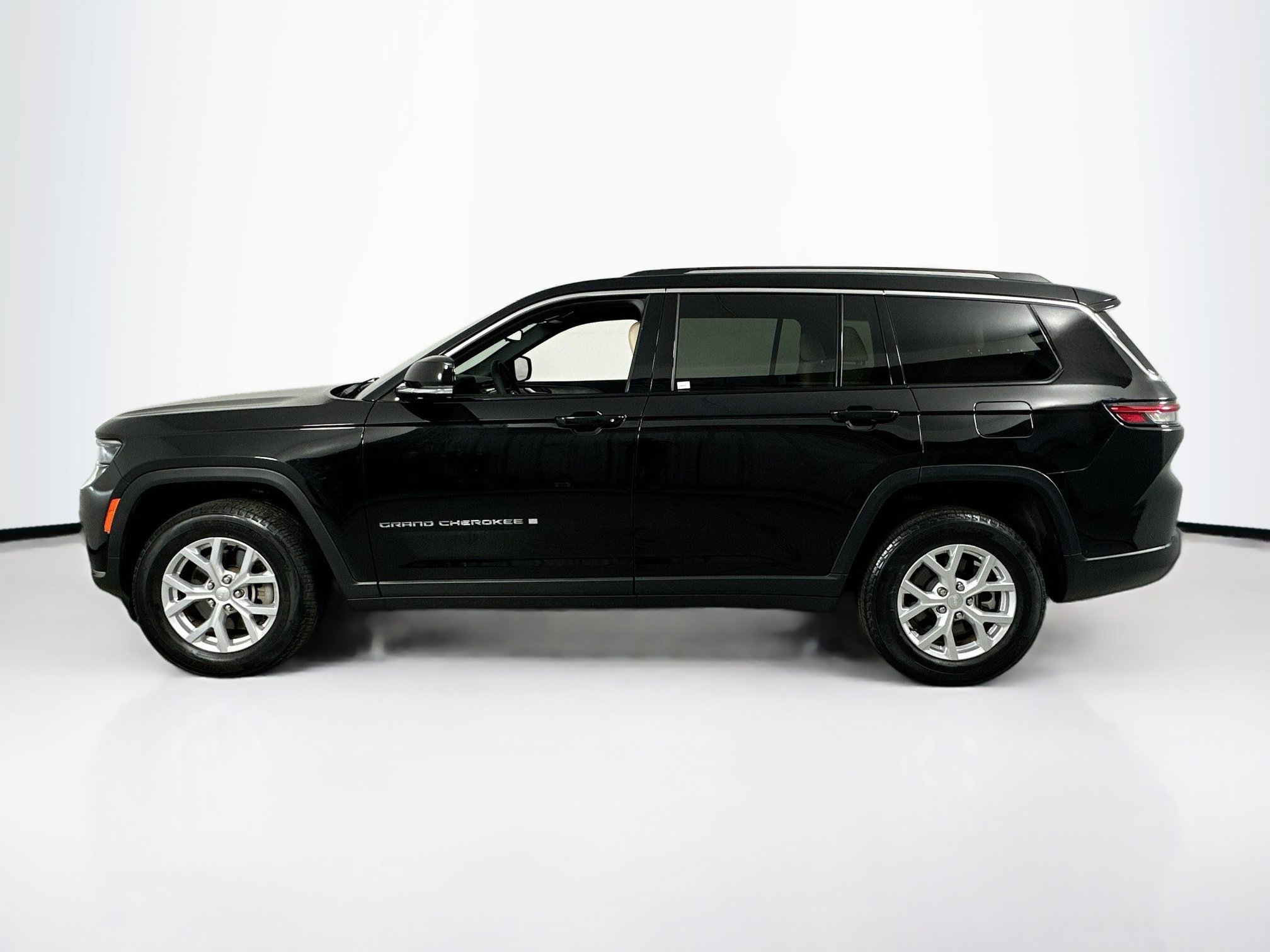 Used 2023 Jeep Grand Cherokee L Limited AWD/4WD image 8