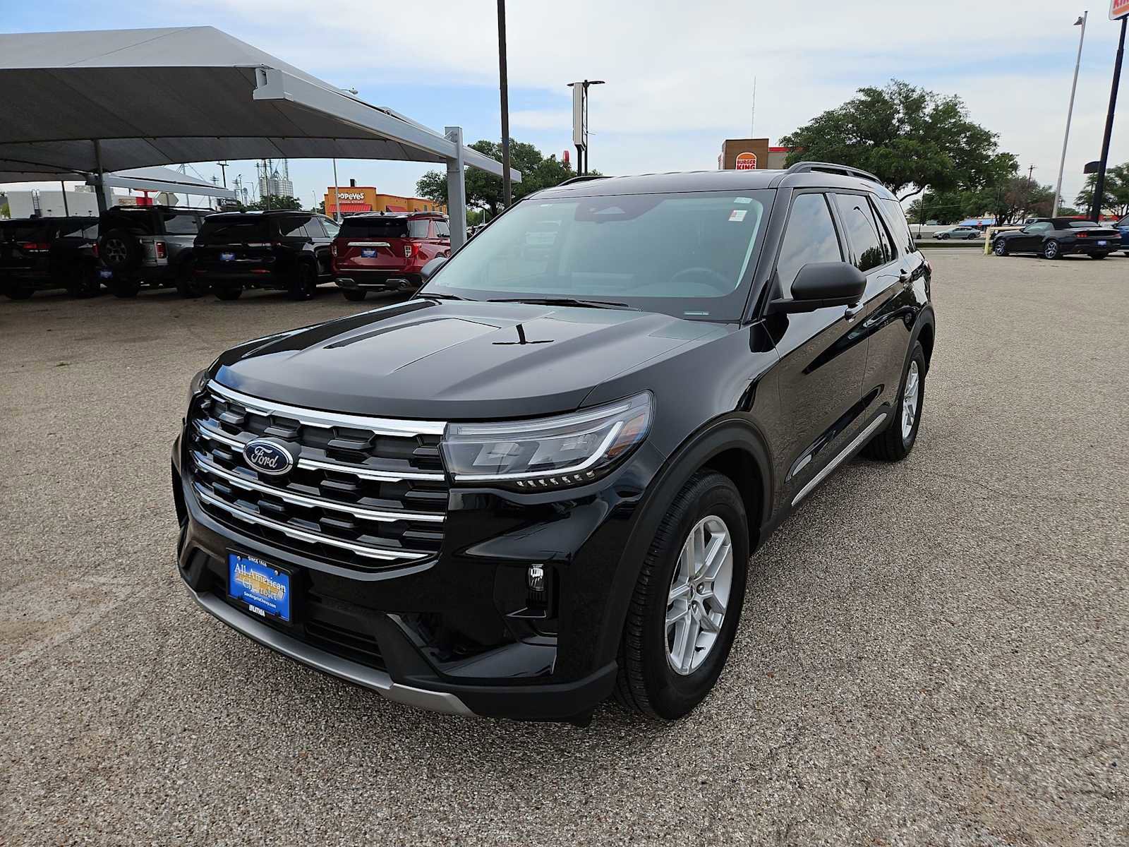 Used 2025 Ford Explorer Active w/ Active Comfort Package image 4