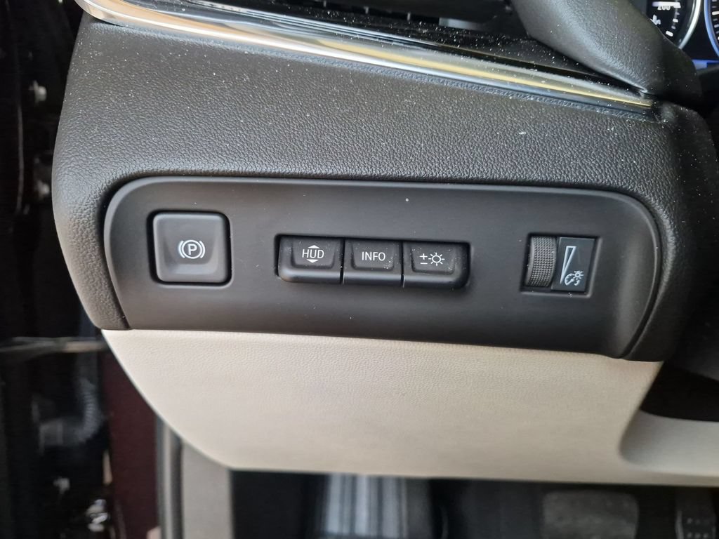 Used 2023 Buick Enclave Avenir w/ Avenir Technology Package AWD/4WD image 22