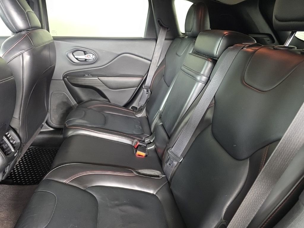 Used 2016 Jeep Cherokee Trailhawk w/ Leather Interior Group image 30