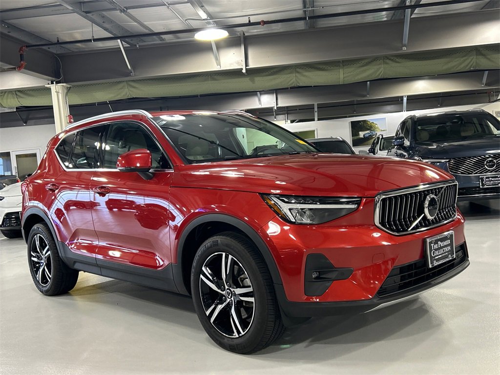 Certified 2023 Volvo XC40 B5 Plus w/ Climate Package image 1