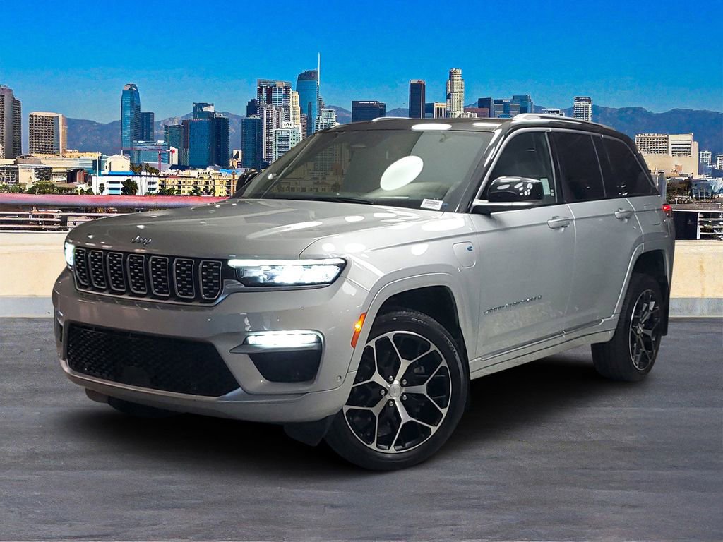 Used 2022 Jeep Grand Cherokee Summit image 2