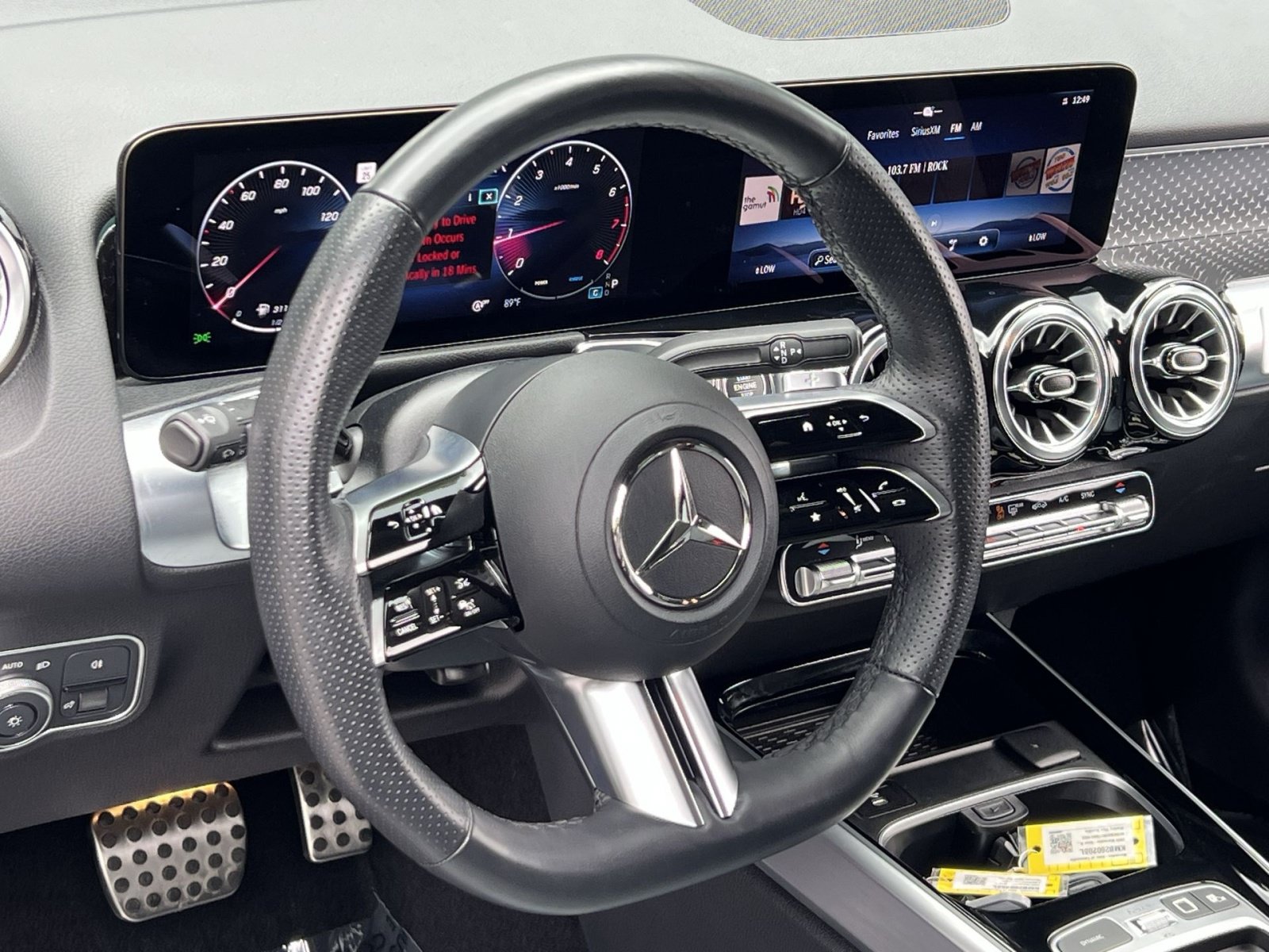 Used 2026 Mercedes-Benz GLB 250 4MATIC image 21