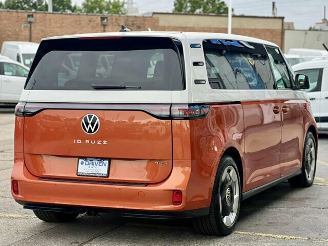 Used 2025 Volkswagen ID. Buzz Pro S Plus AWD/4WD image 5