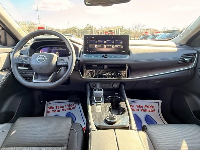 Certified 2025 Nissan Rogue Platinum AWD/4WD image 23