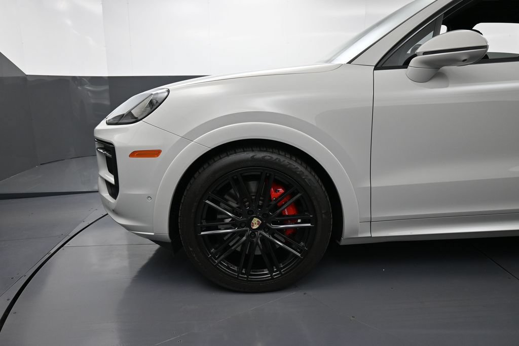 Certified 2025 Porsche Cayenne GTS AWD/4WD image 12