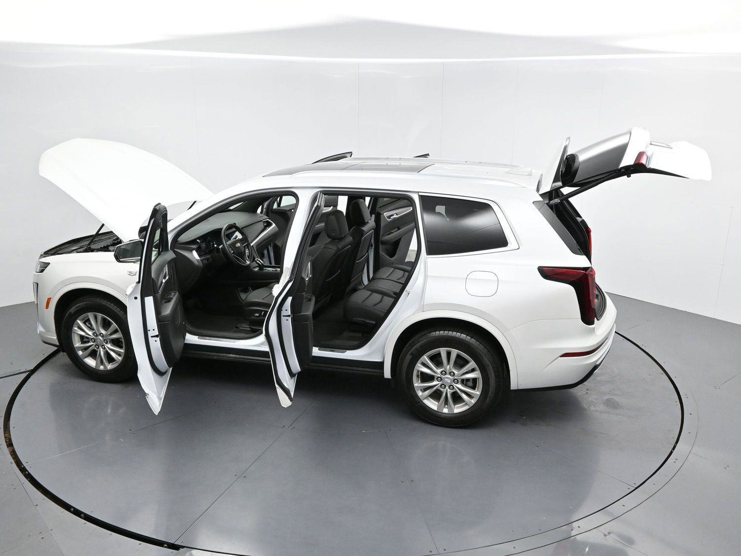 Certified 2025 Cadillac XT6 Luxury FWD image 48