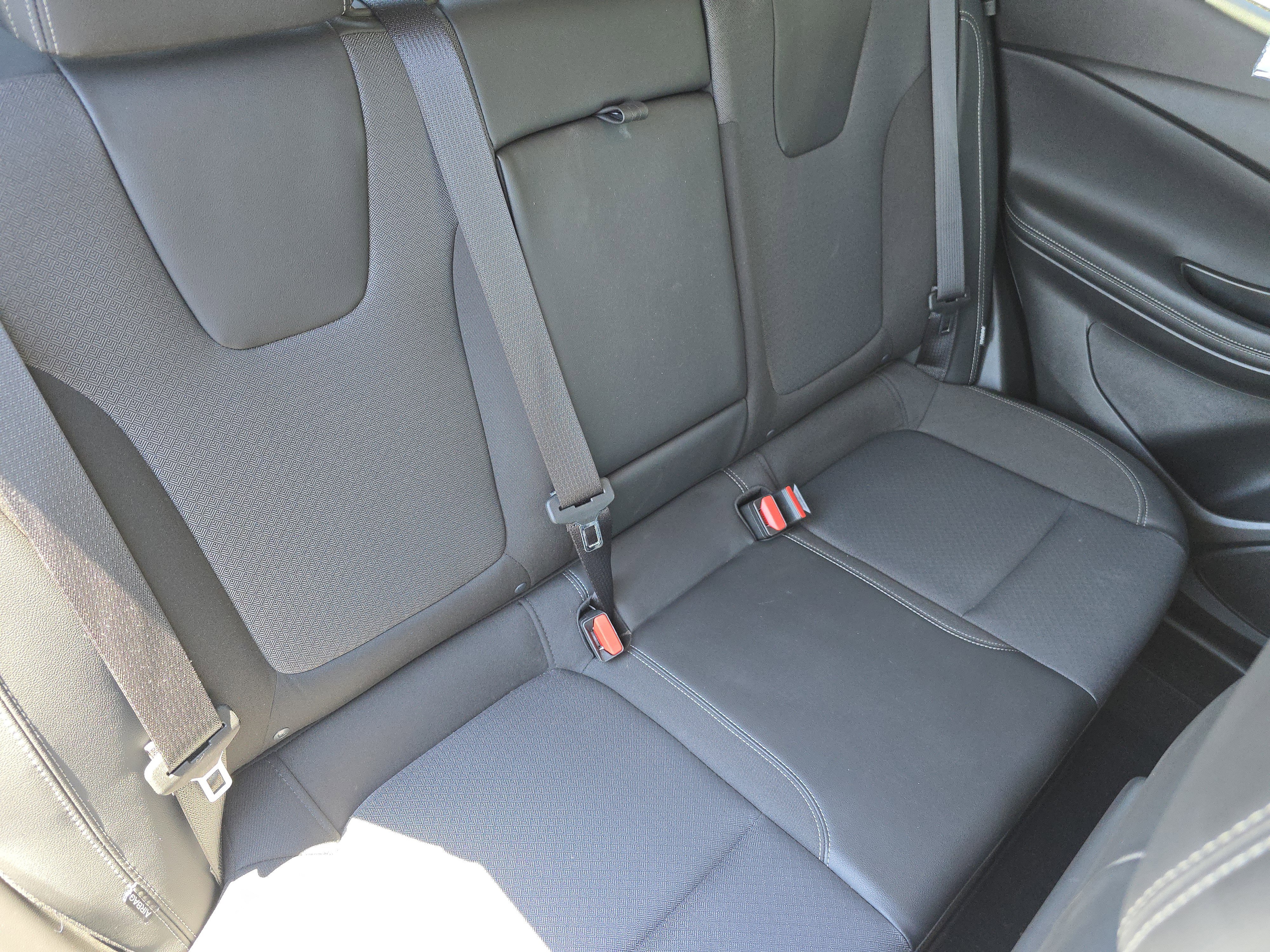 Used 2022 Buick Encore GX Select w/ Sport Touring Package FWD image 23