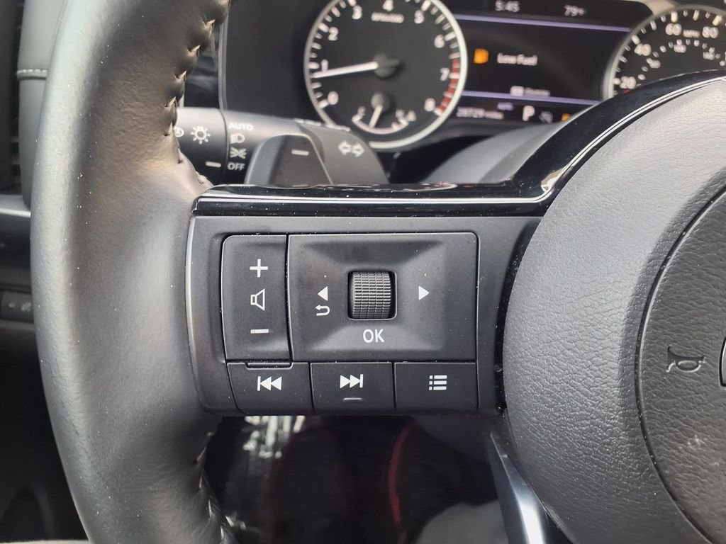 Certified 2025 Nissan Pathfinder SL image 11