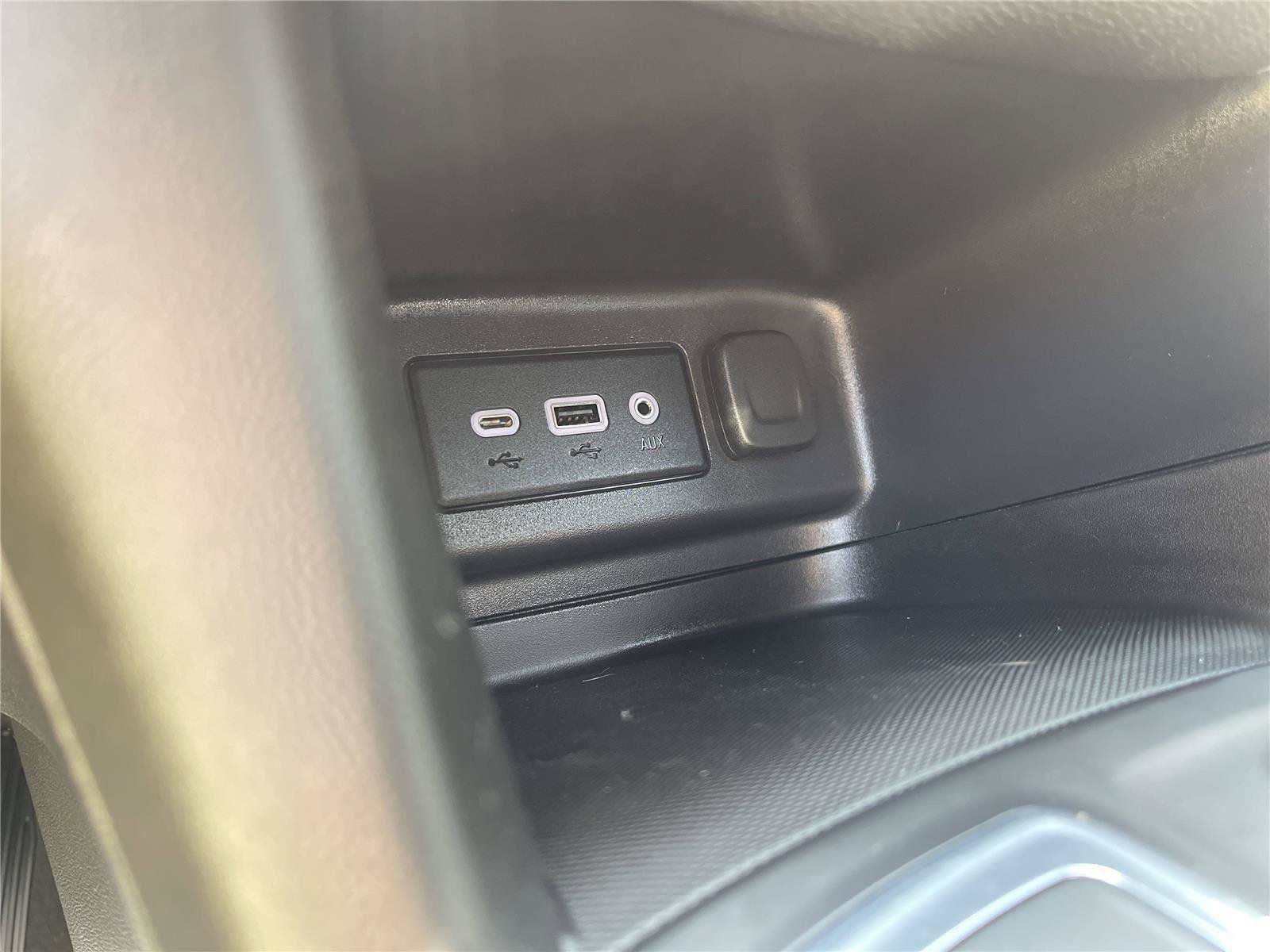 Used 2023 Chevrolet Equinox LT AWD/4WD image 27