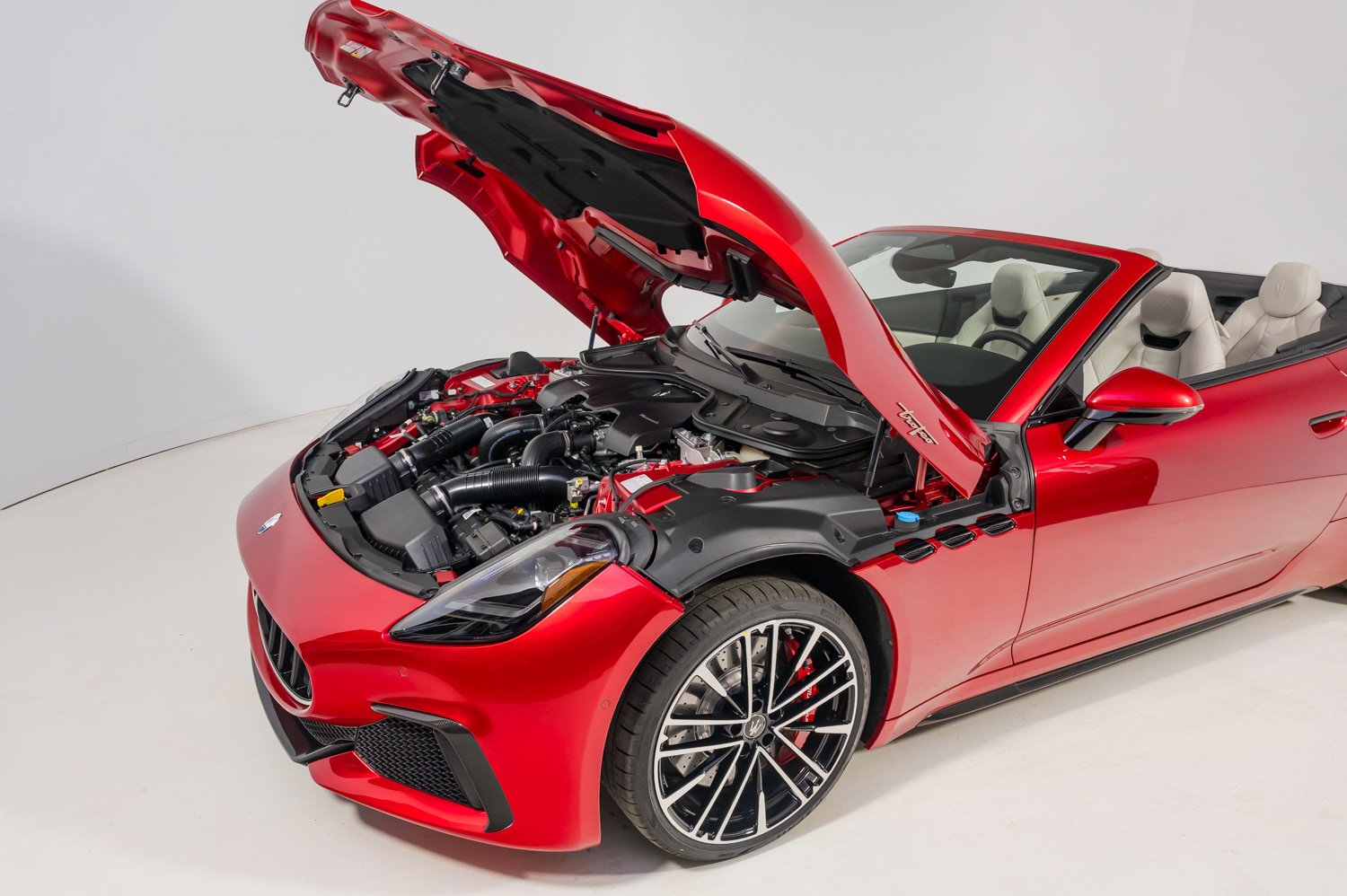 Used 2024 Maserati GranCabrio Trofeo image 34