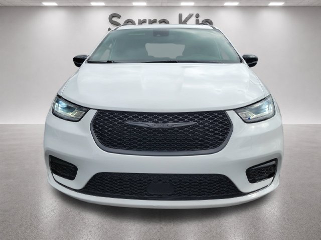 Used 2025 Chrysler Pacifica Limited FWD image 8