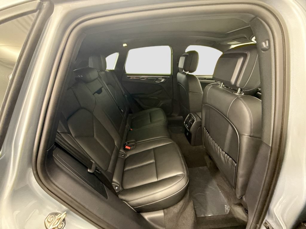 Used 2026 Porsche Macan AWD/4WD image 23