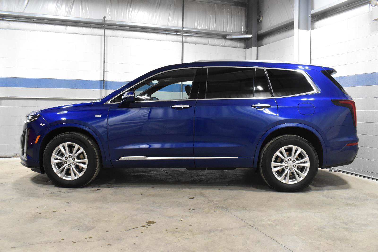 Certified 2025 Cadillac XT6 Luxury AWD/4WD image 26
