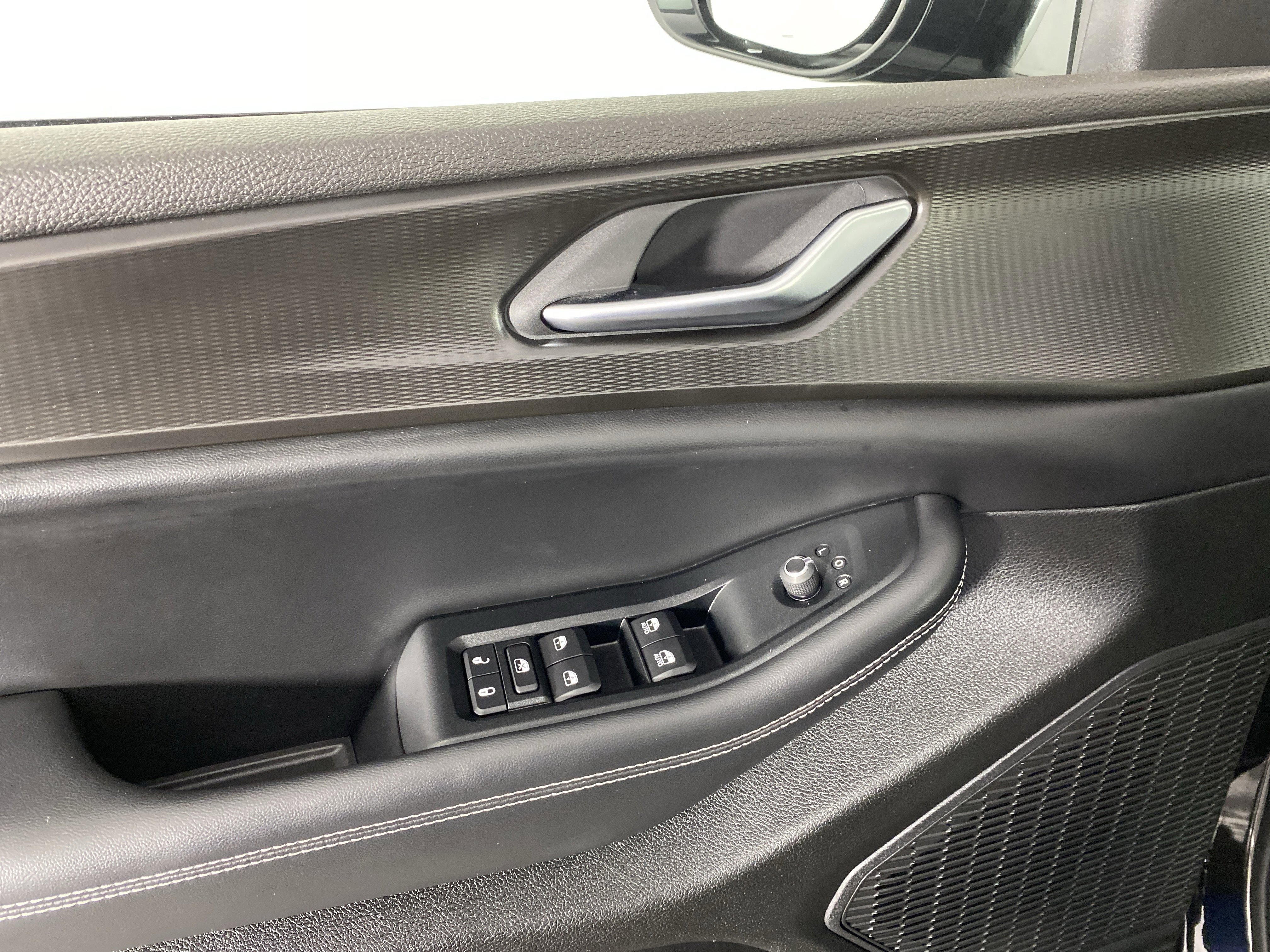 Used 2023 Jeep Grand Cherokee L Laredo image 15