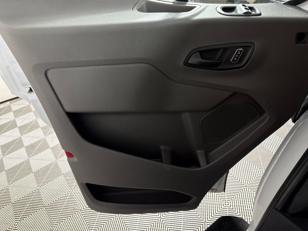 Used 2024 Ford Transit 250 Low Roof w/ Exterior Upgrade Package RWD image 10