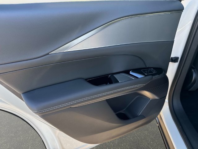 New 2027 Cadillac Lyriq Sport AWD/4WD image 9