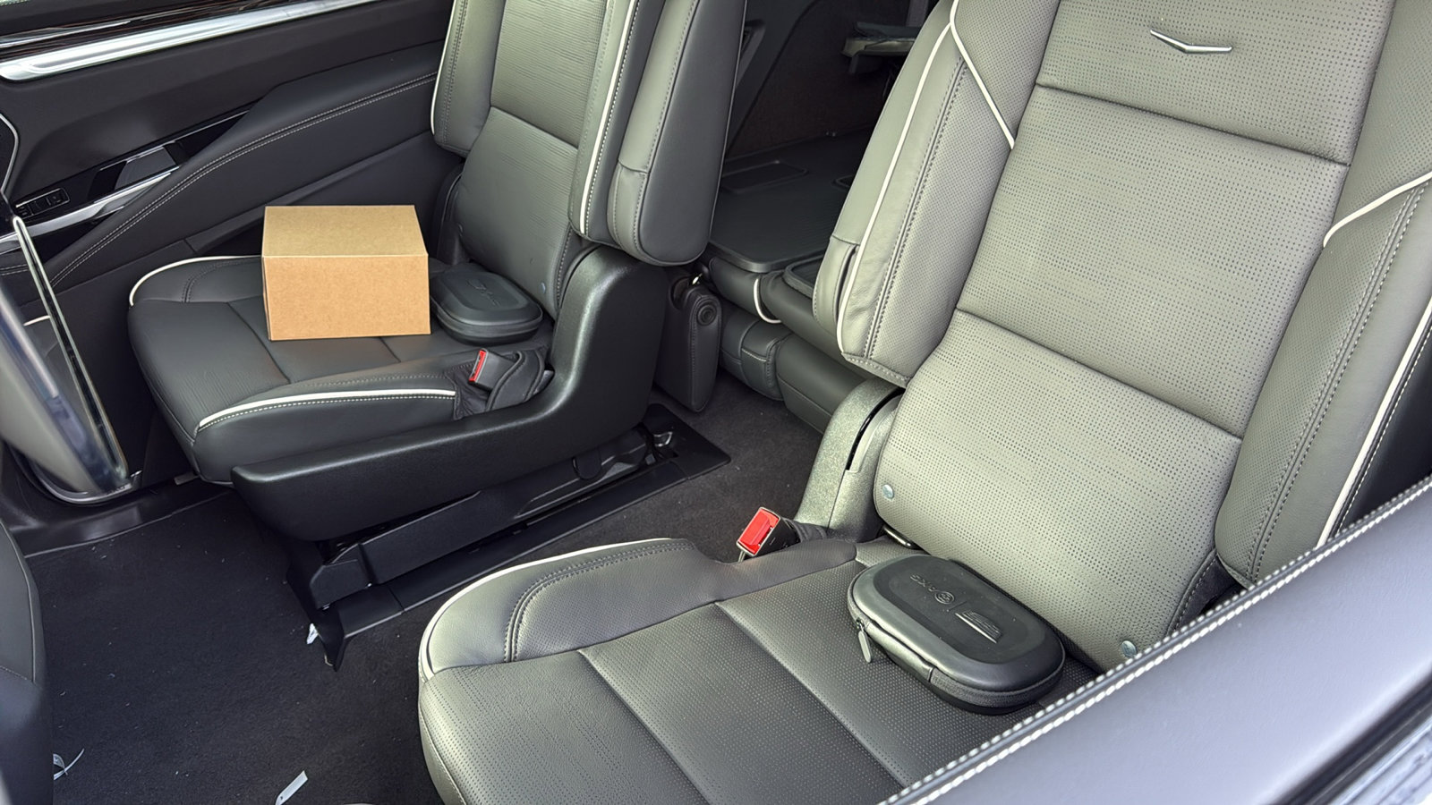 New 2026 Cadillac Escalade Luxury image 30