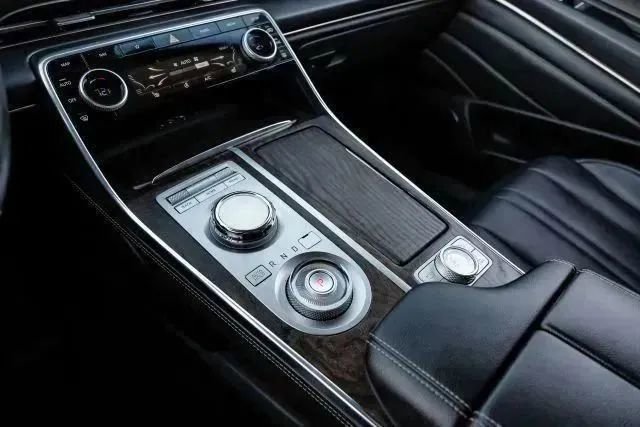 Used 2024 Genesis GV80 2.5T image 31