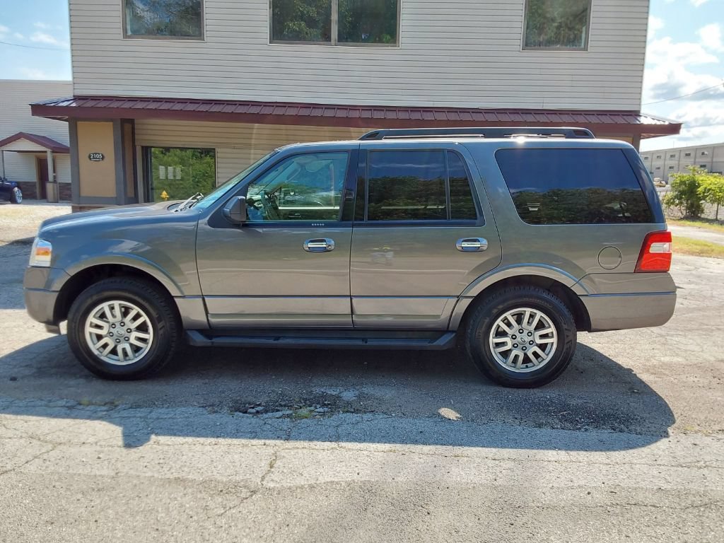 Used 2014 Ford Expedition XLT w/ Leather Seating Package AWD/4WD image 1