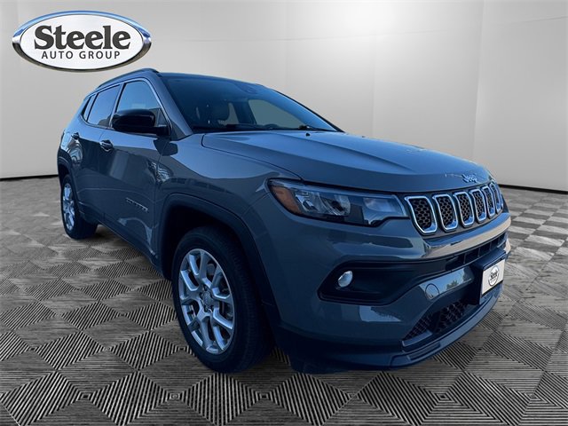 Used 2023 Jeep Compass Latitude image 7