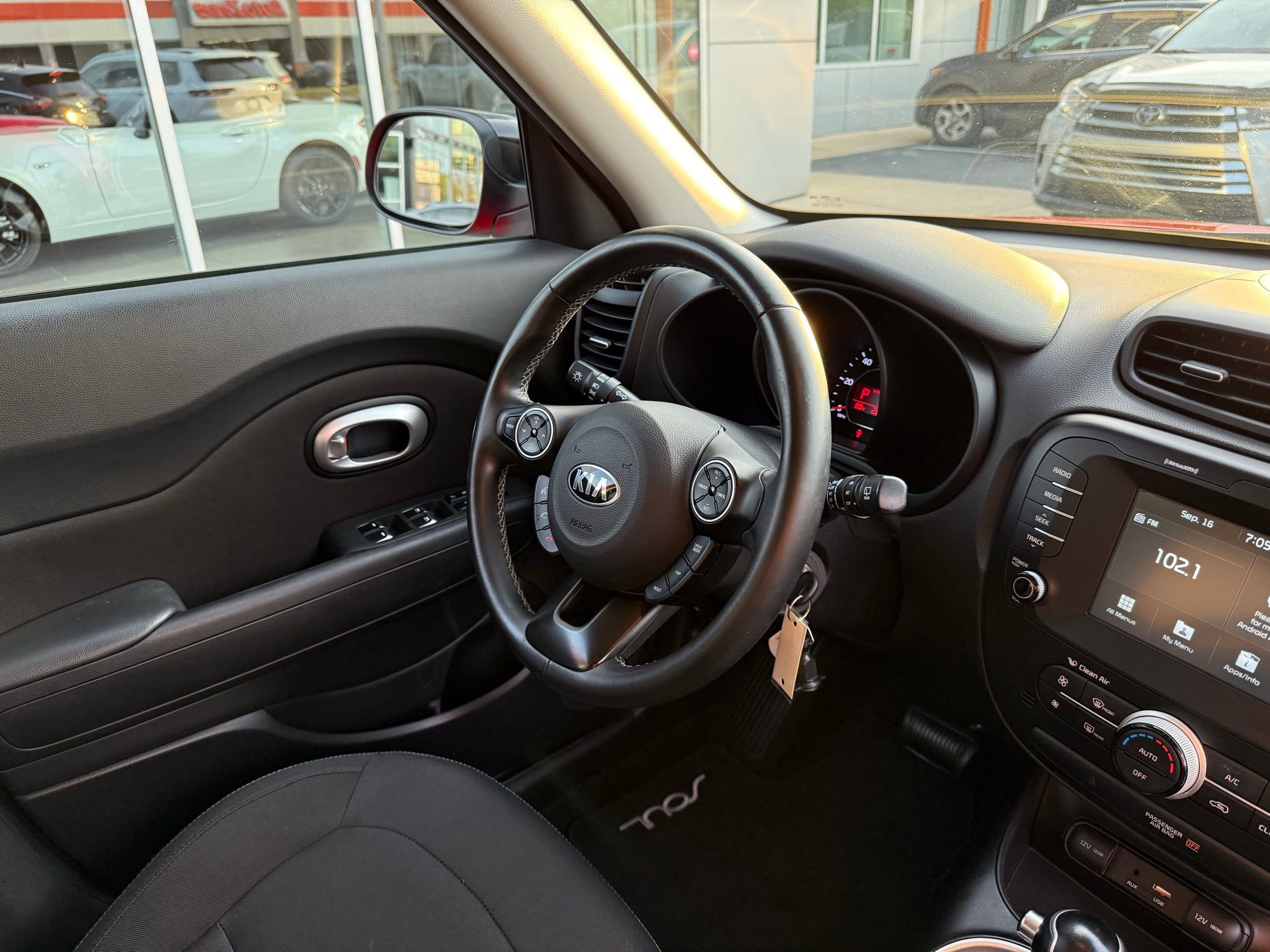 Used 2019 Kia Soul + image 17