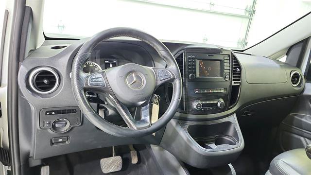 Used 2016 Mercedes-Benz Metris Passenger image 19