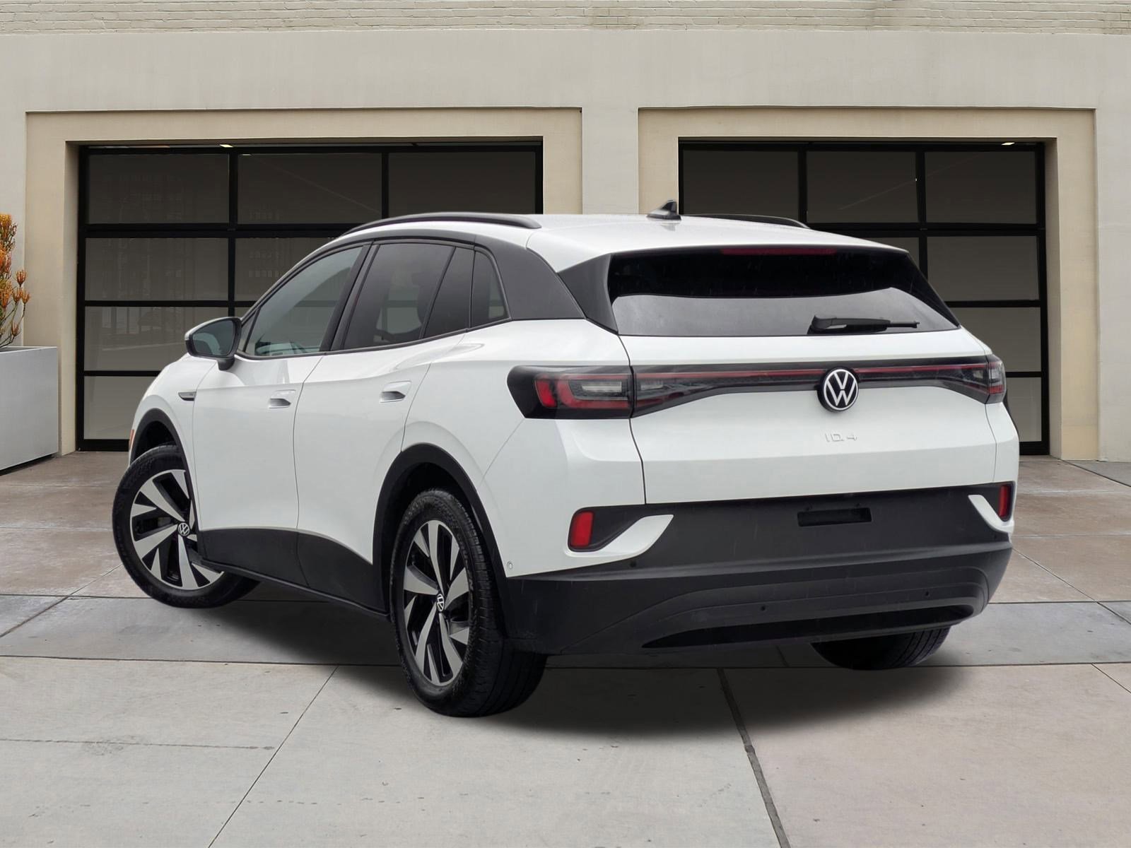 Used 2023 Volkswagen ID.4 Pro image 2