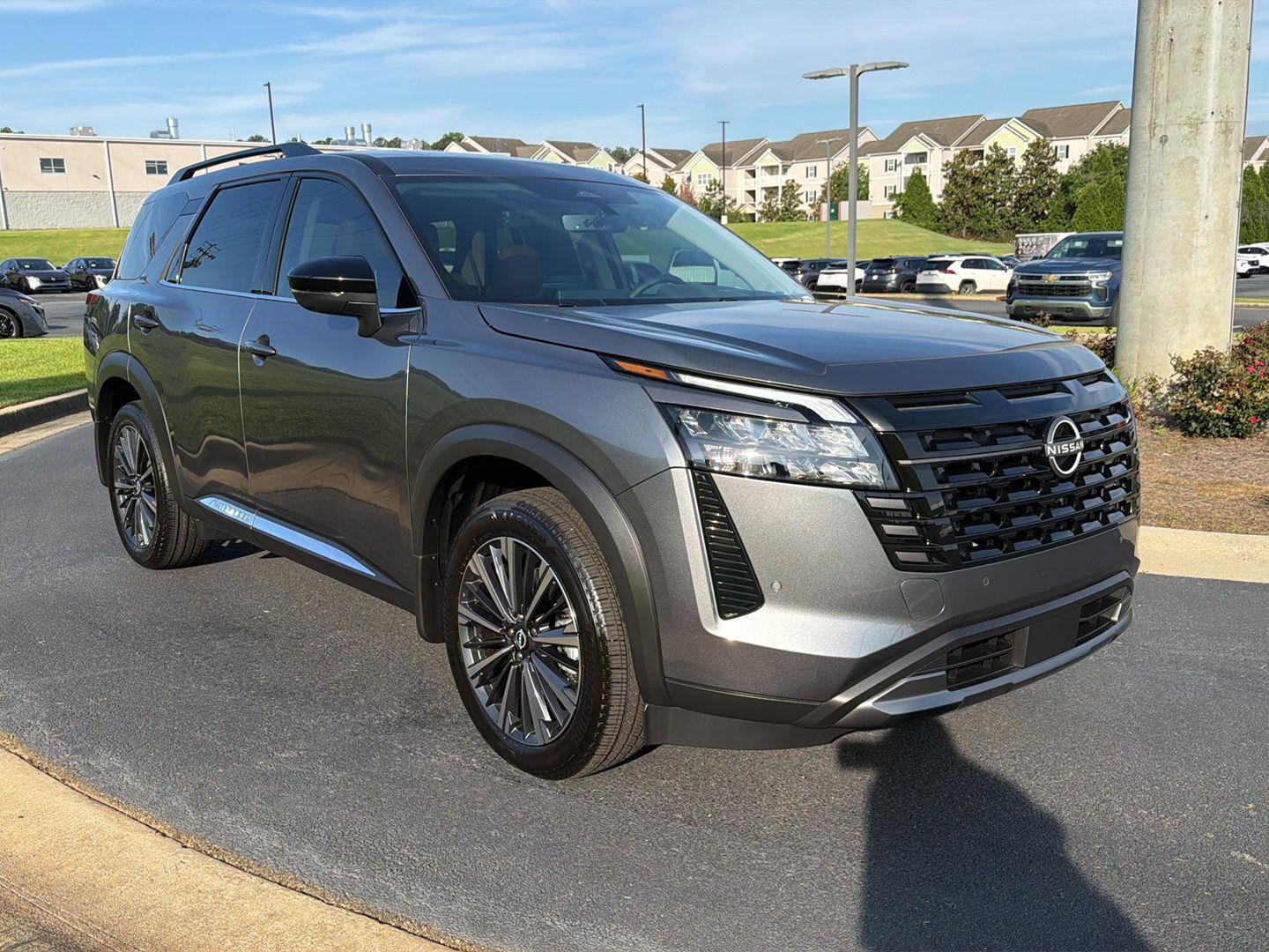 New 2026 Nissan Pathfinder Platinum w/ Cargo Package FWD image 7