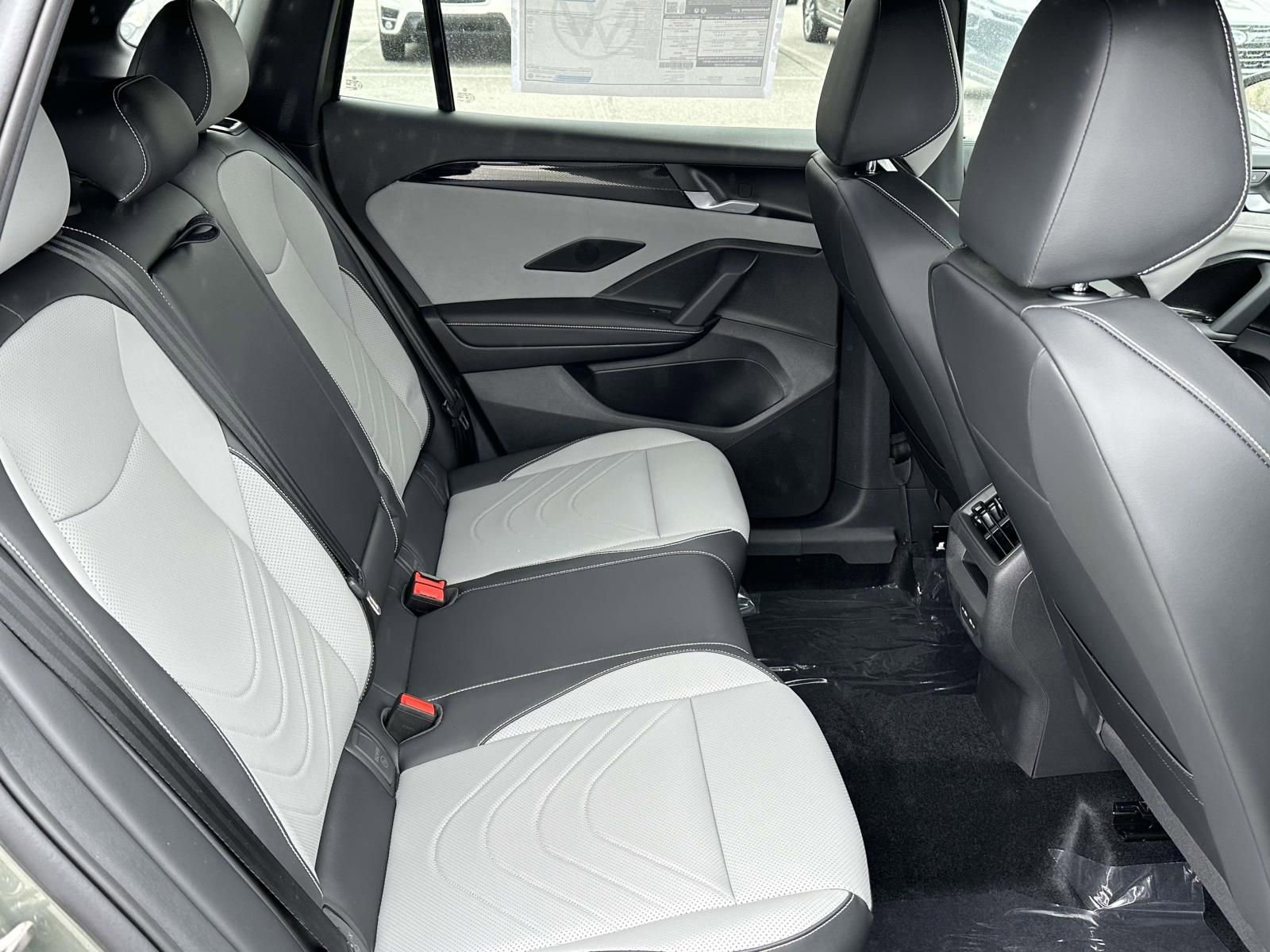New 2026 Volkswagen Tiguan SE R-Line image 15