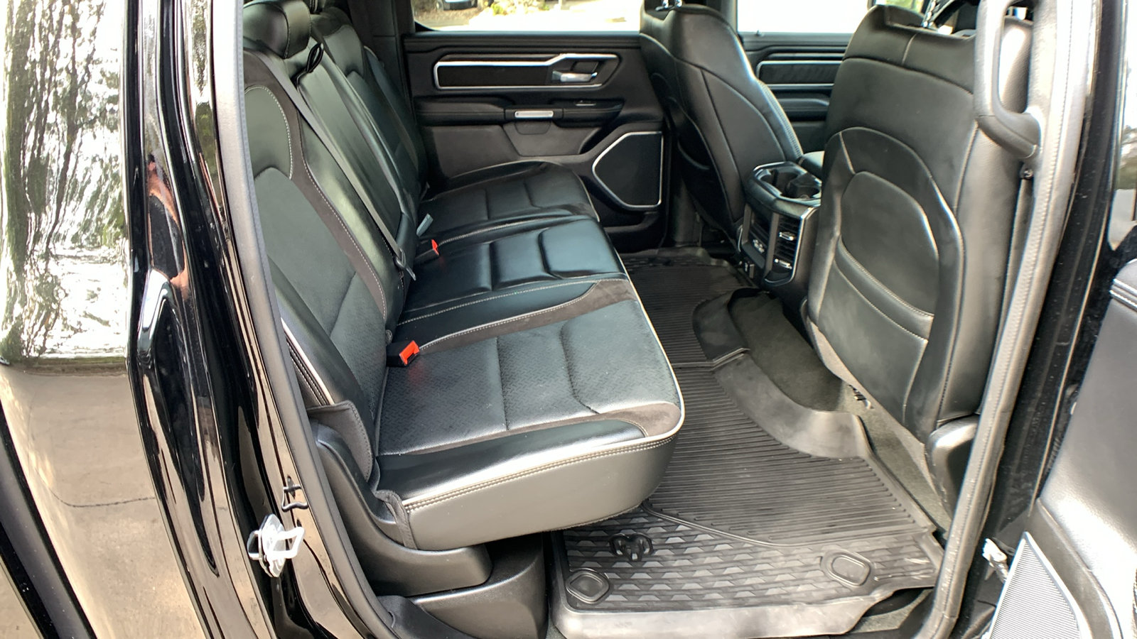 Used 2023 RAM 1500 Laramie AWD/4WD image 30