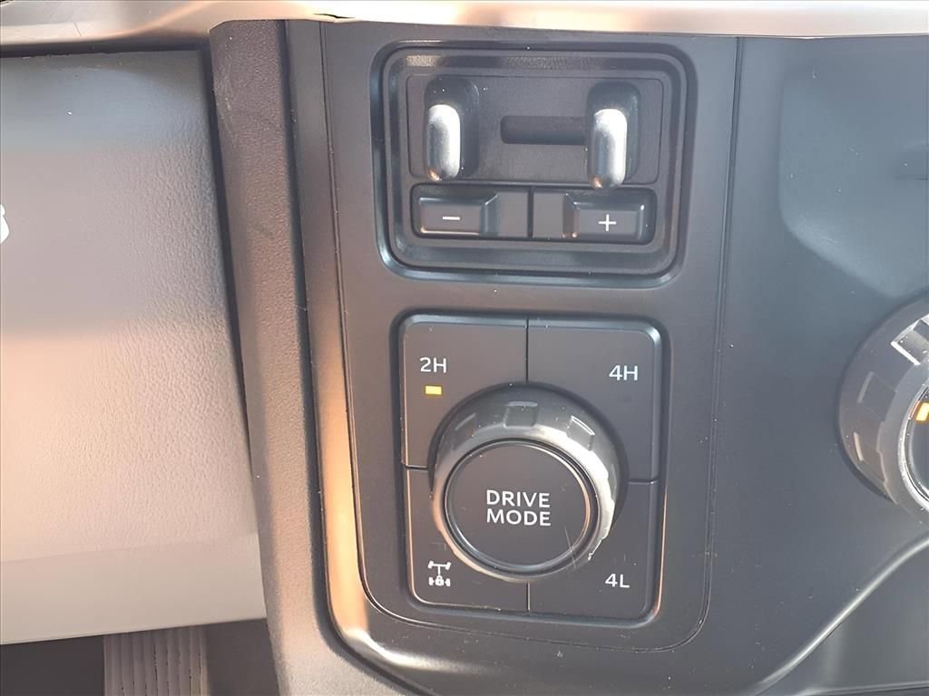Used 2023 Ford F250 XLT w/ FX4 Off-Road Package AWD/4WD image 12