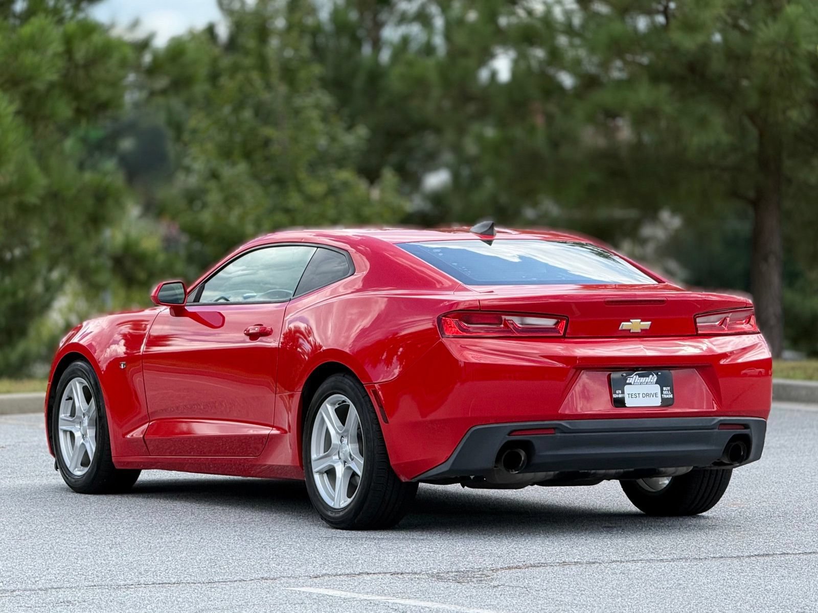 Used 2017 Chevrolet Camaro LT RWD image 10