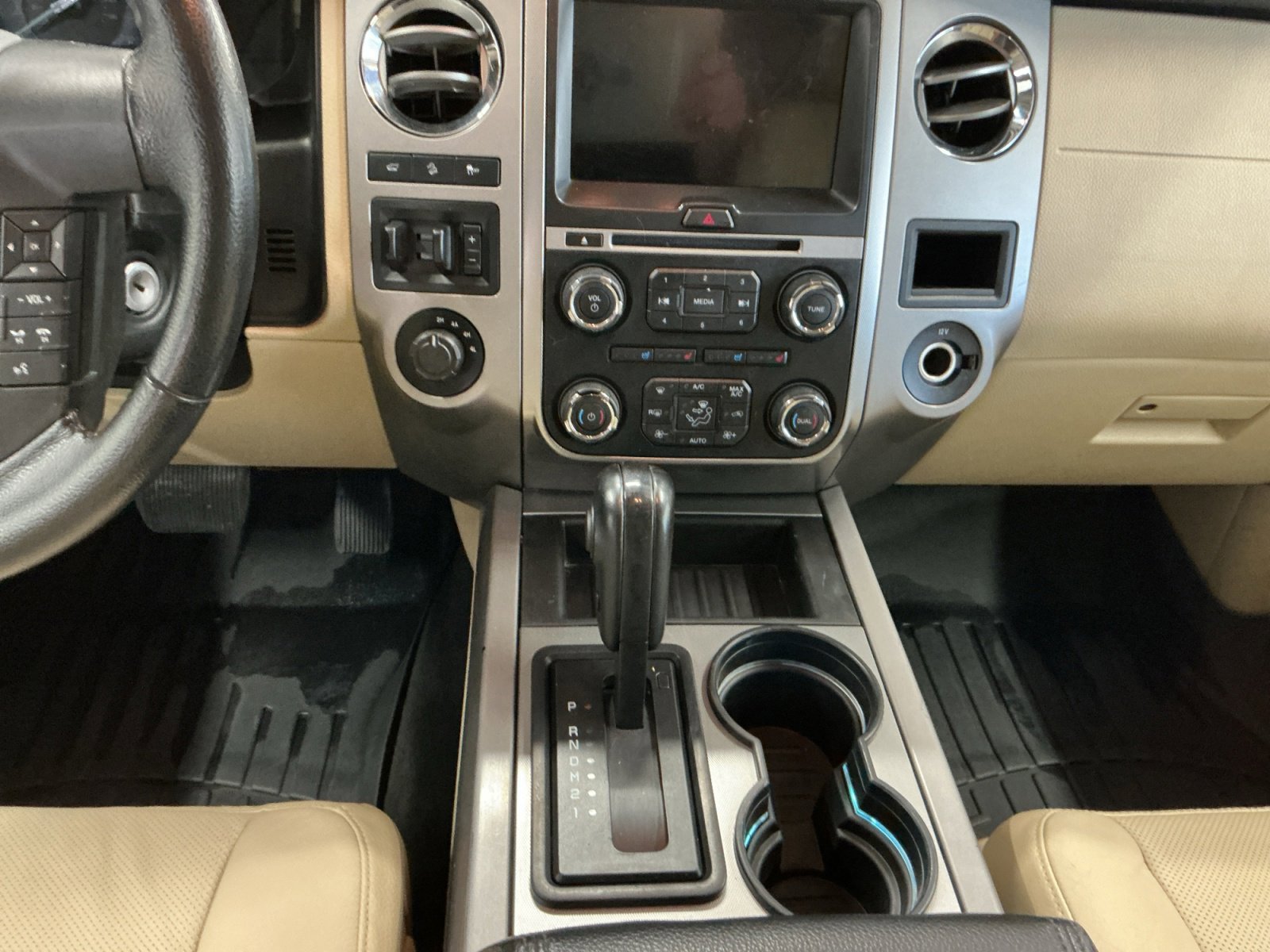 Used 2017 Ford Expedition EL XLT w/ Equipment Group 202A image 11