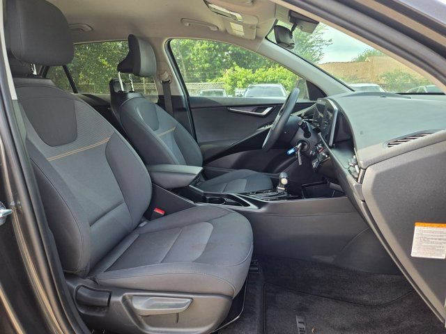 Used 2025 Kia Niro LX FWD image 29