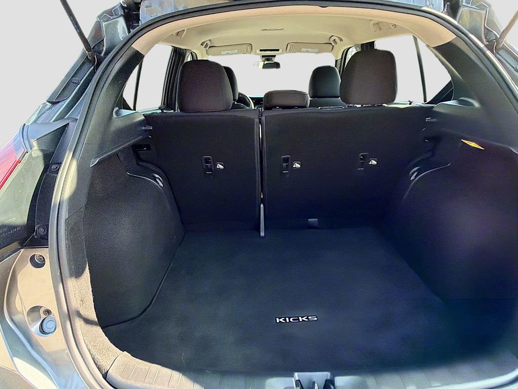 Used 2021 Nissan Kicks SR w/ Exterior Package image 26