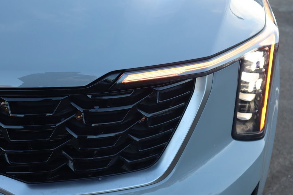 Used 2025 Kia Sorento S image 10