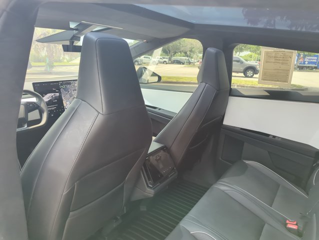 Used 2024 Tesla Cybertruck AWD Crew Cab image 22