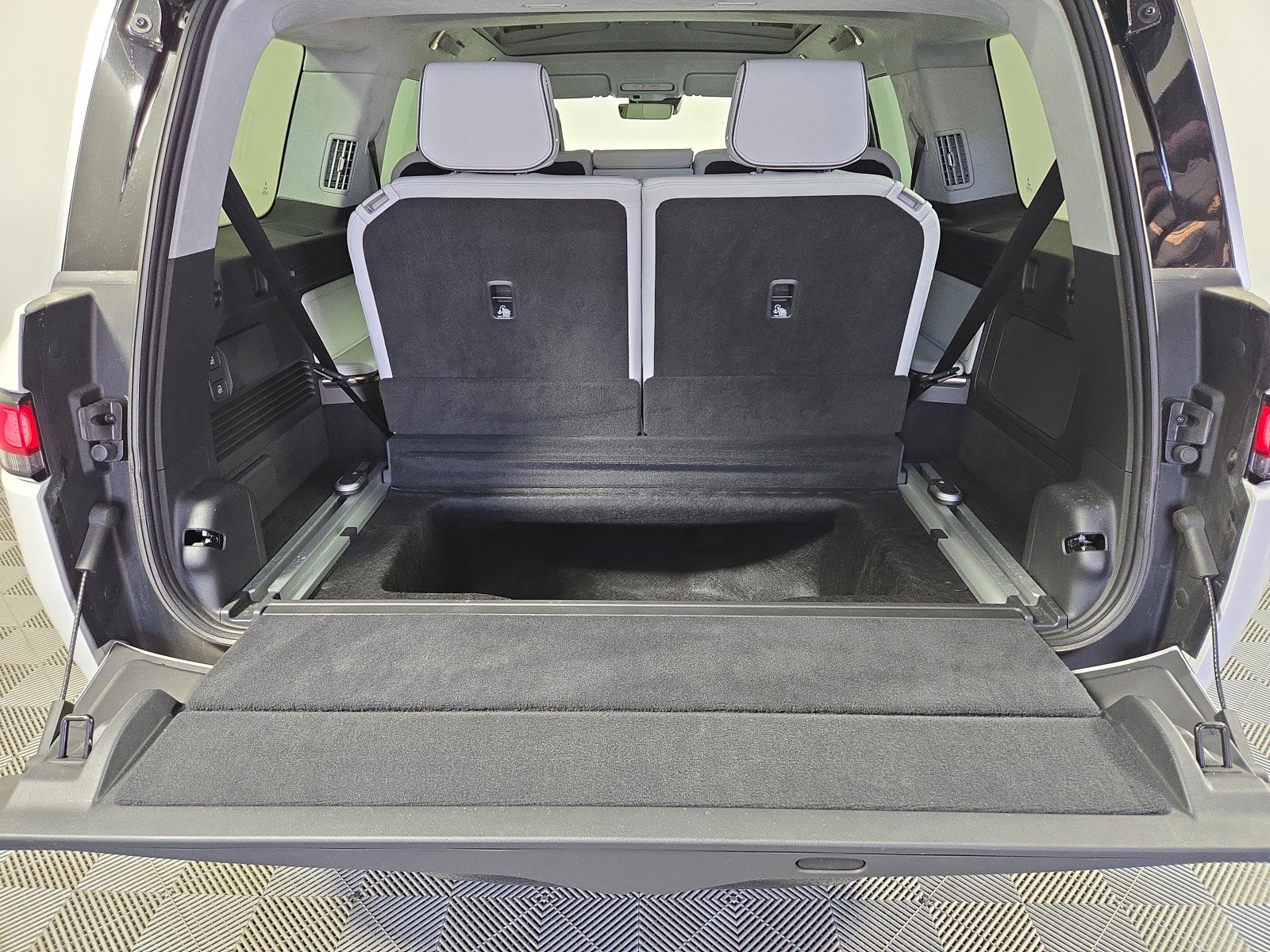 Used 2023 Rivian R1S Launch Edition AWD/4WD image 15