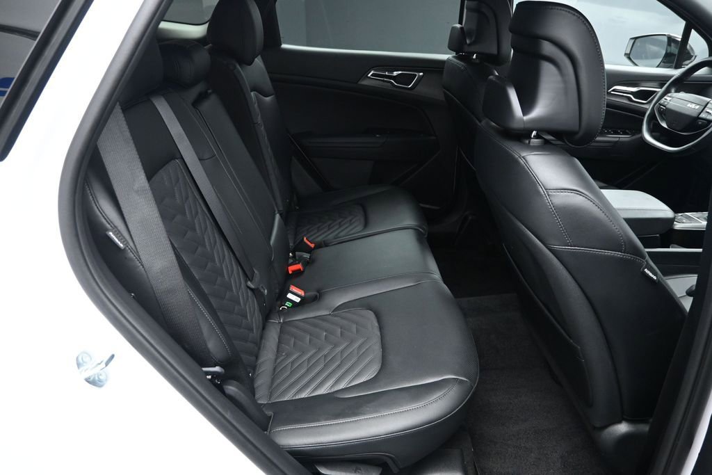 Certified 2026 Kia Sportage X-Line w/ X-Line Premium Package AWD/4WD image 37