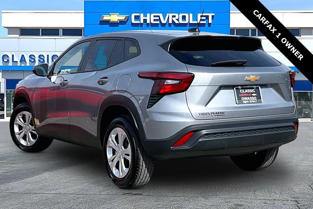 Used 2025 Chevrolet Trax LS image 4