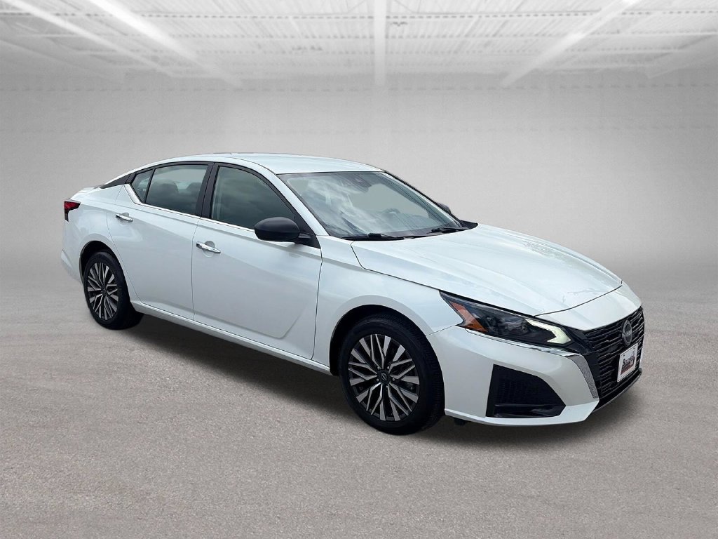 Used 2024 Nissan Altima 2.5 SV AWD/4WD image 8